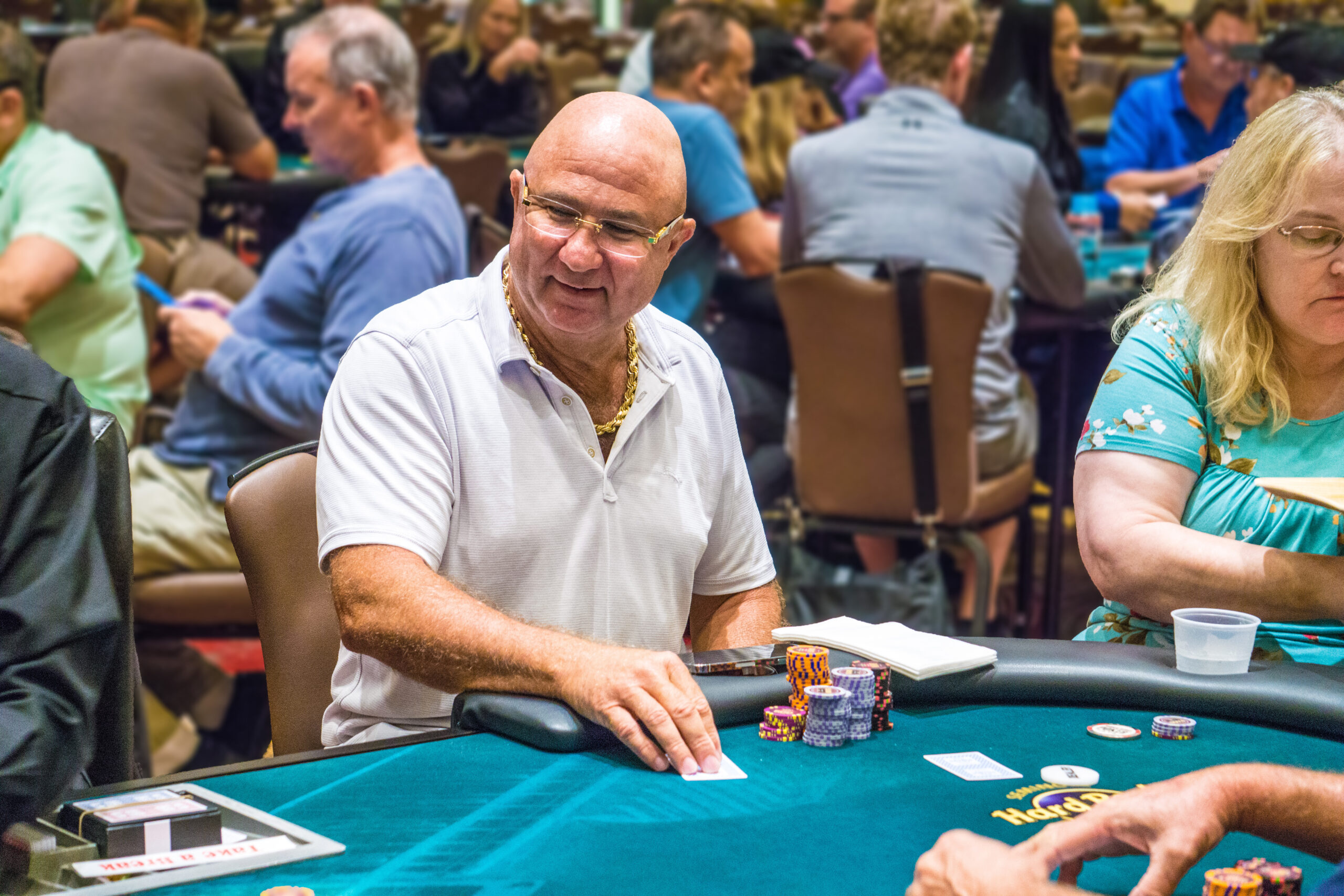 Occasion 2: Ernest Bush Leads the Field at the Dinner Break with 211,000